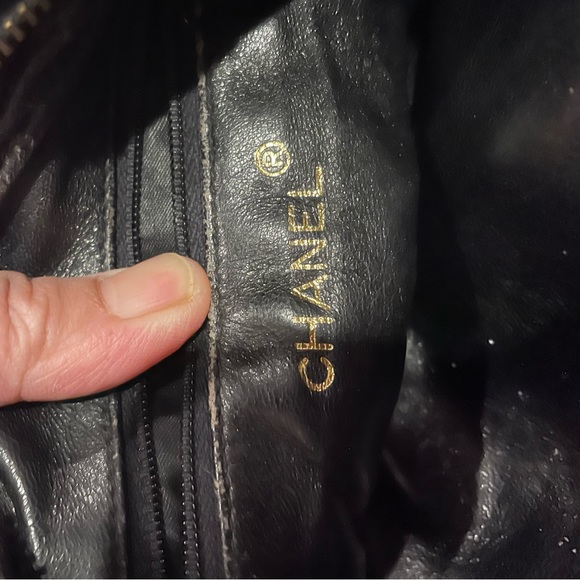 Authentic Vintage Chanel camera bag - Picture 6 of 8